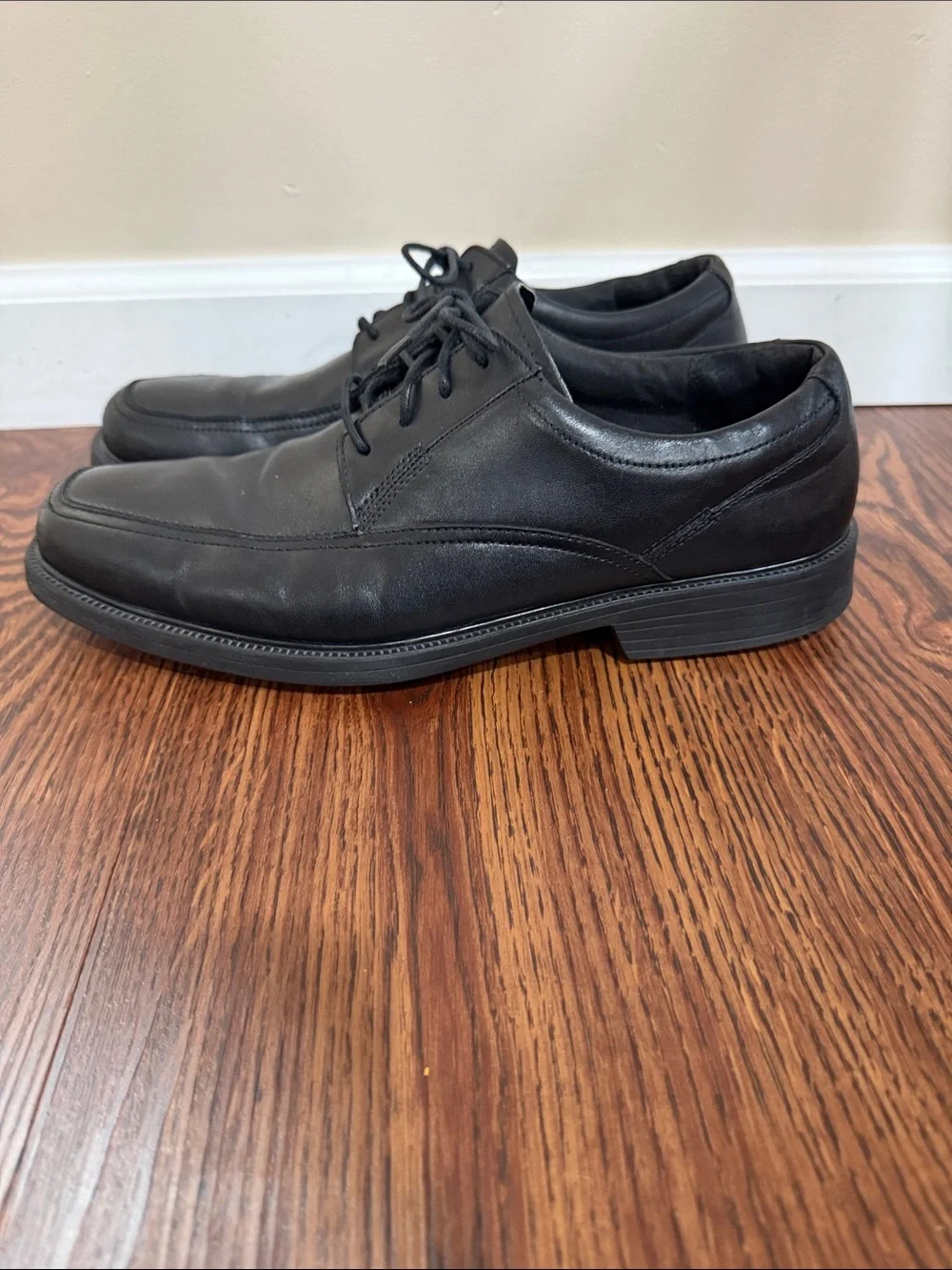 Bostonian Black Leather Lace-Up Oxfords